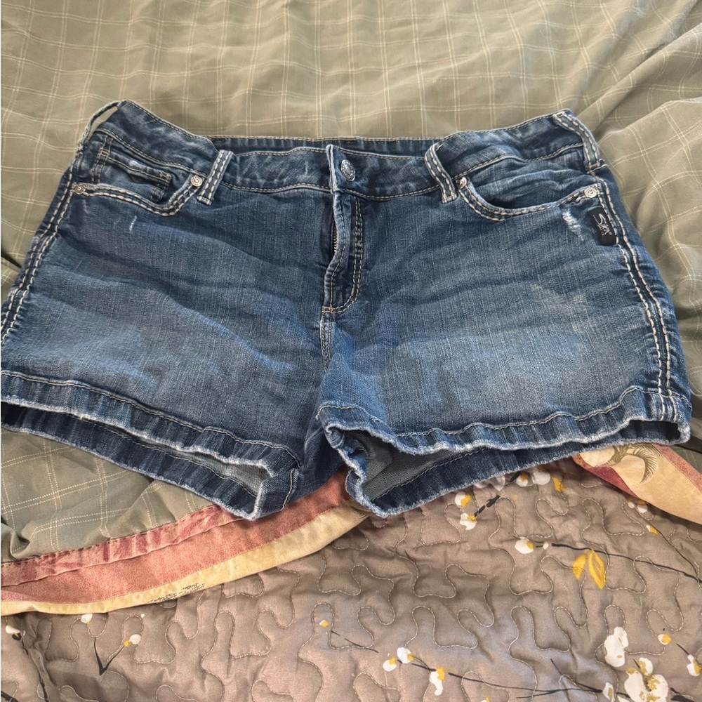 Silver Jeans Blue Jean Shorts Classic Cut-Off Style
